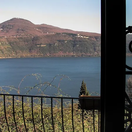 Atelier Sul Lago Castel Gandolfo